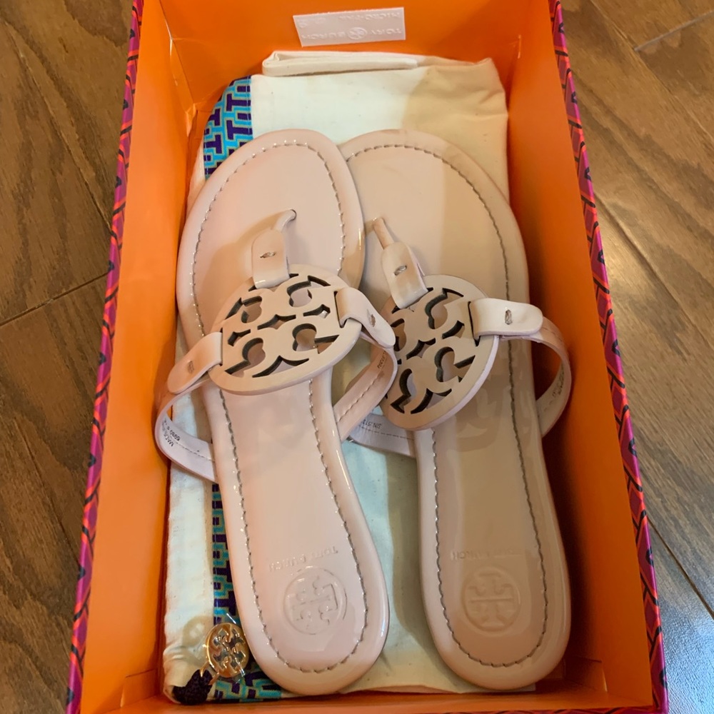 Tory Burch Miller Sea Shell Pink patent leather sandals flip flops